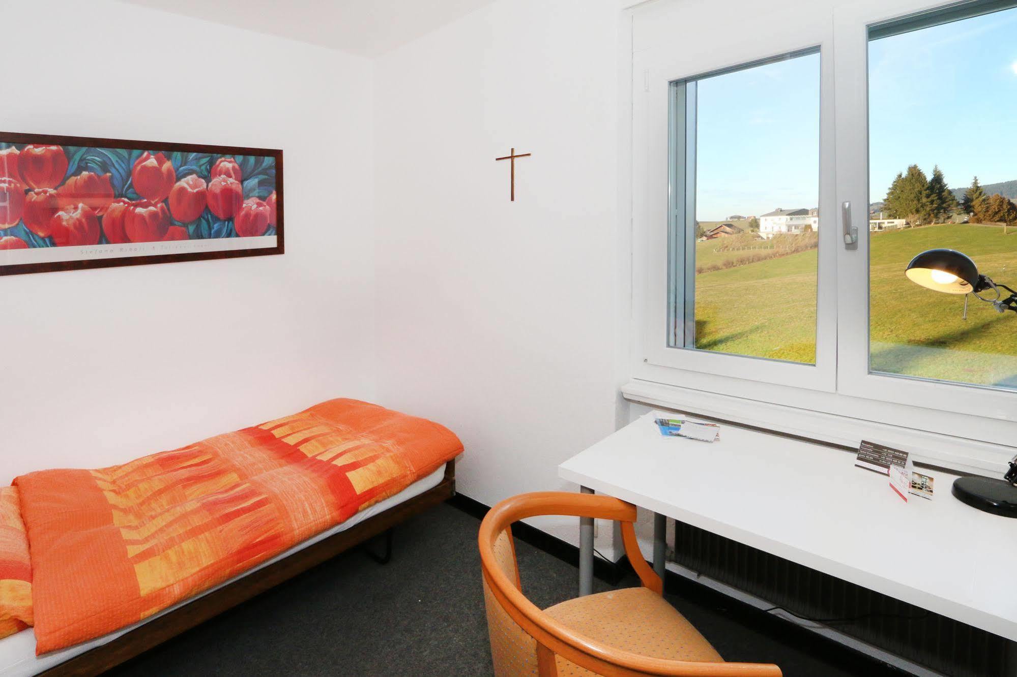 Hotel Allegro Einsiedeln होटल 3*